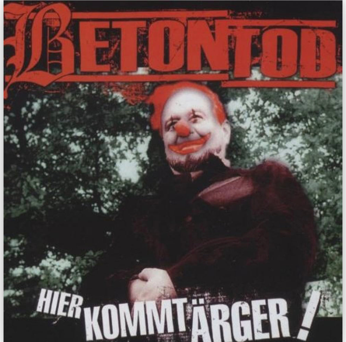 CD / Hier kommt Ärger